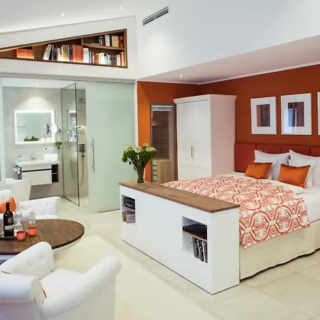 - Aparthotel 4*